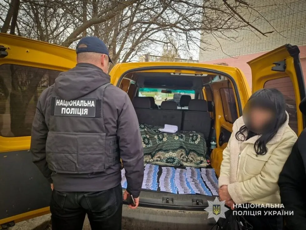 Допомагала ухилянтам: на Сумщині судитимуть жінку за фіктивне батьківство