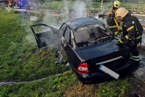 Пожежа після ДТП: на Конотопщині легковик згорів вщент