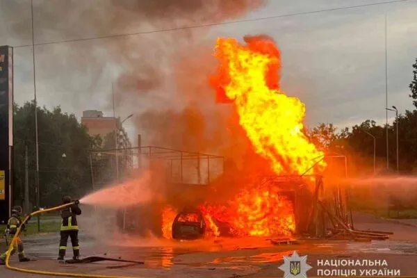 Троє поранених і десятки пошкоджених об'єктів: наслідки обстрілів Сумщини за добу