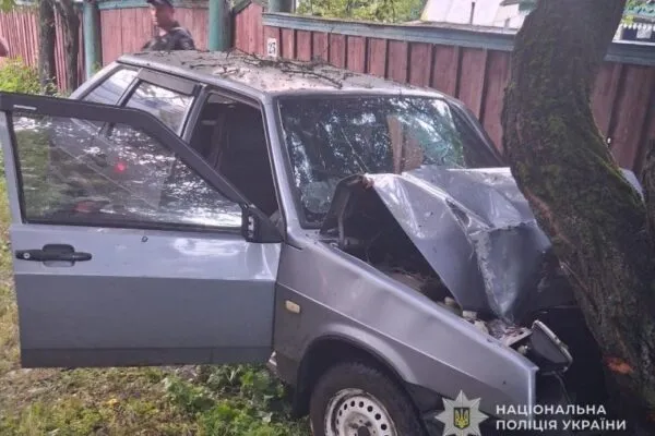 Смертельна ДТП на Конотопщині: водій врізався в дерево і загинув