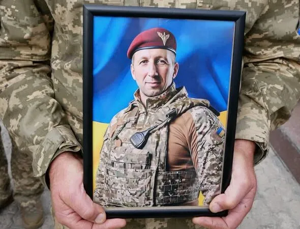 В Роменській громаді попрощалися із загиблим Захисником Русланом Статівкою