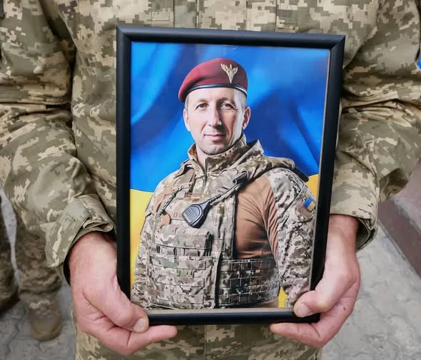 В Роменській громаді попрощалися із загиблим Захисником Русланом Статівкою