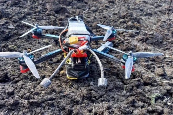 На Сумщині чоловік постраждав від вибуху під час розбору FPV-дрона