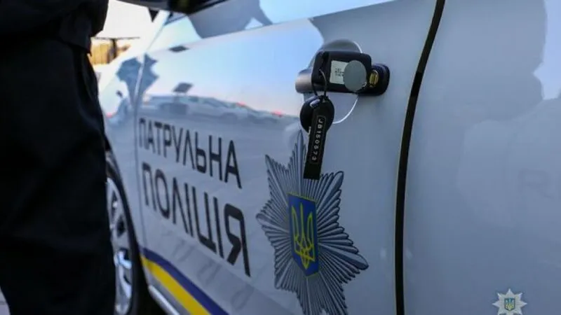 В Сумах 18-річний водій без прав врізався в паркан