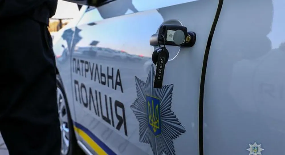 В Сумах 18-річний водій без прав врізався в паркан
